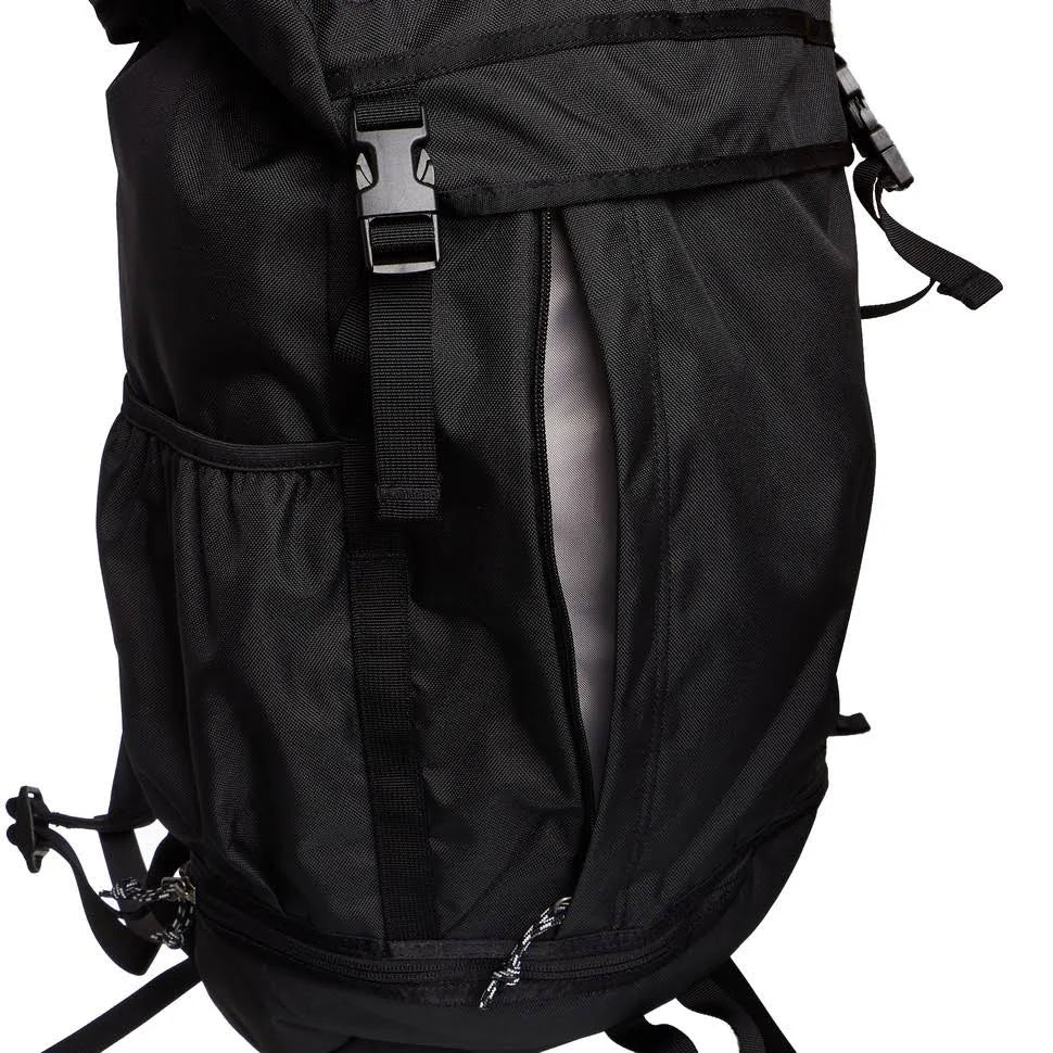 Black 28L Backpack H51668