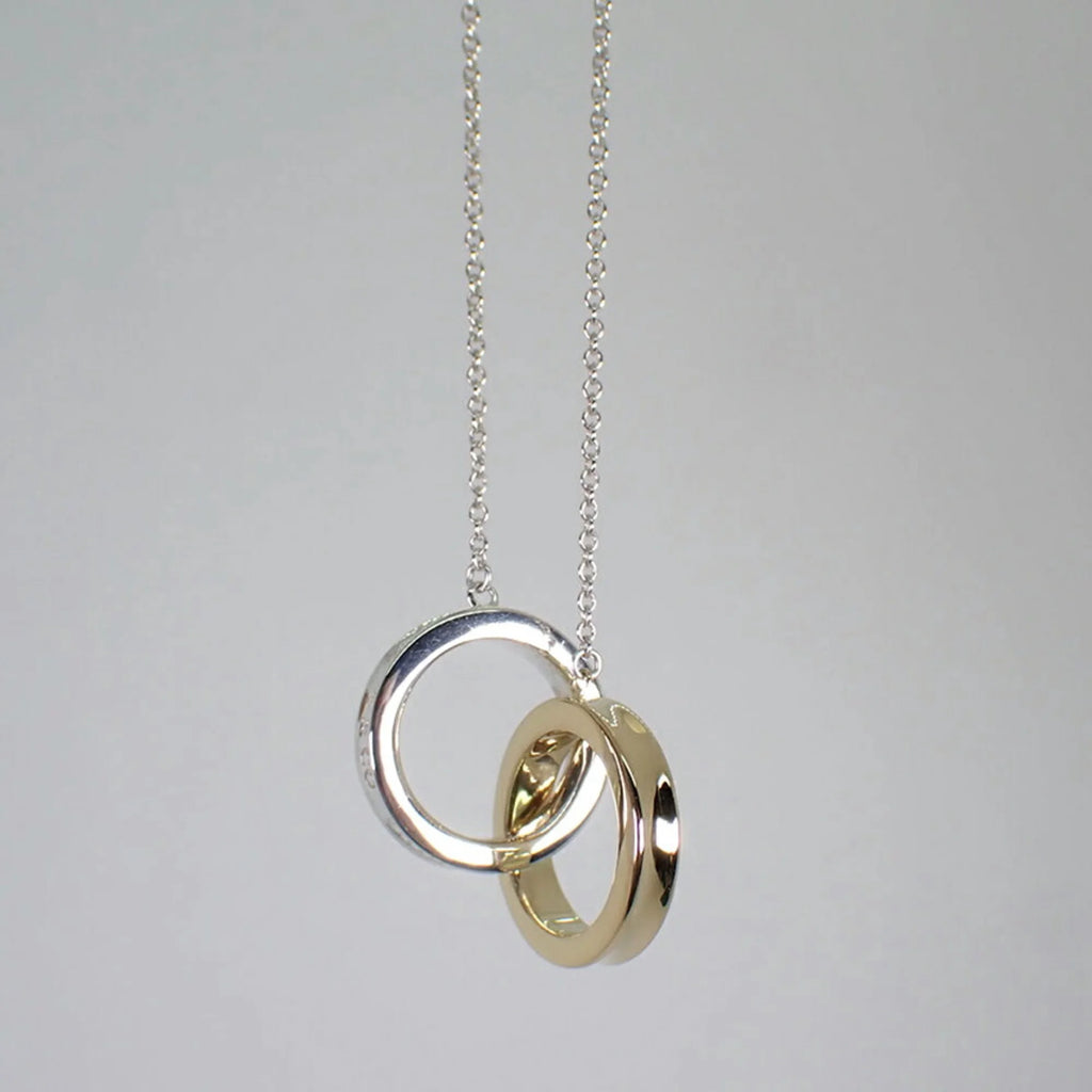 Interlocking Circle Necklace P24423