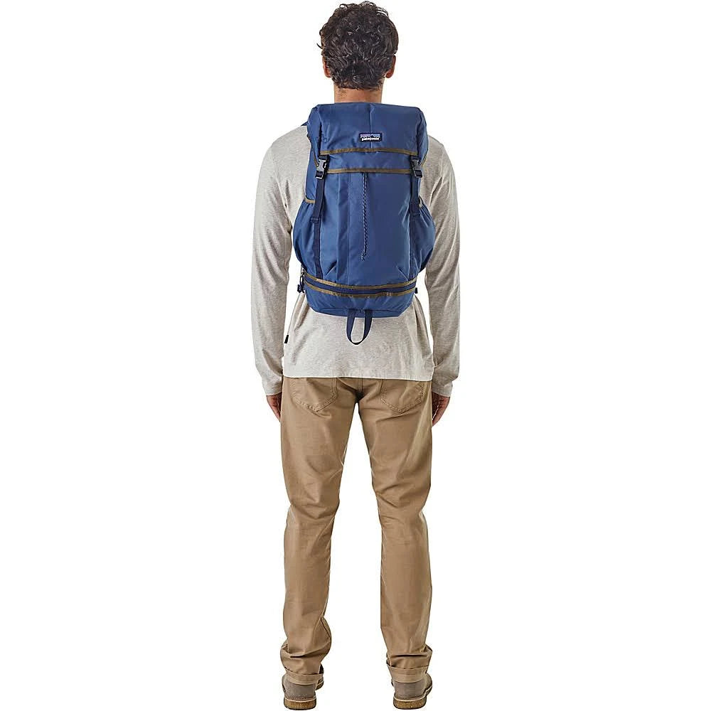 Black 28L Backpack H51668