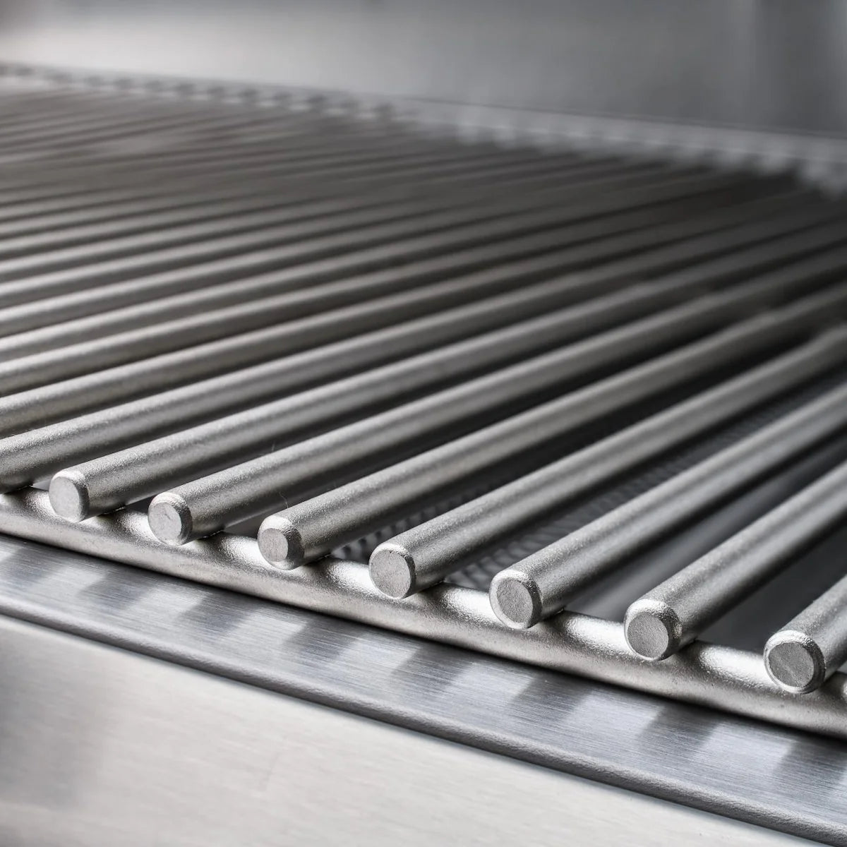 32-Inch 4-Burner Propane Grill W130