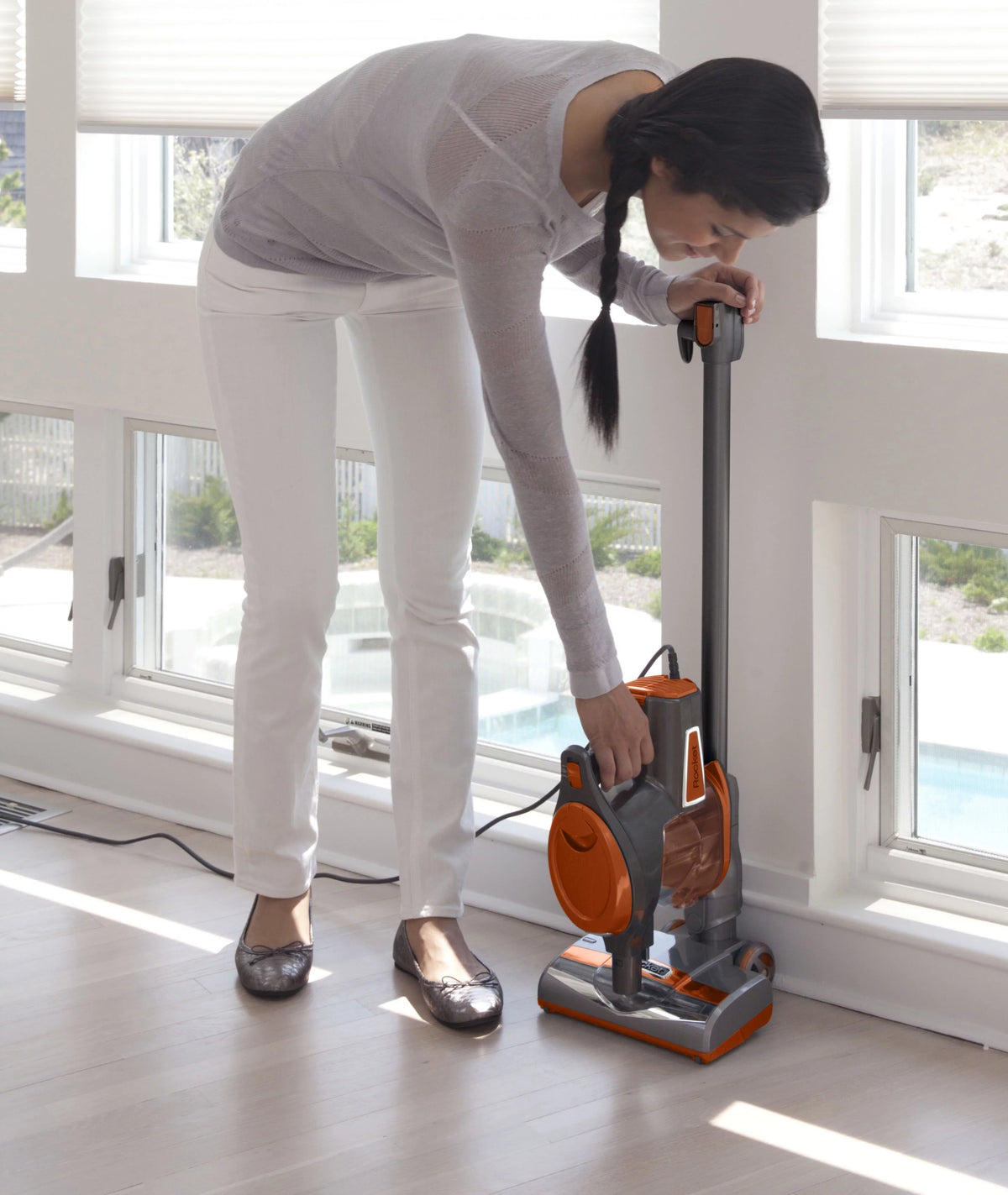Ultra-Light Upright Vacuum with Wand B67952