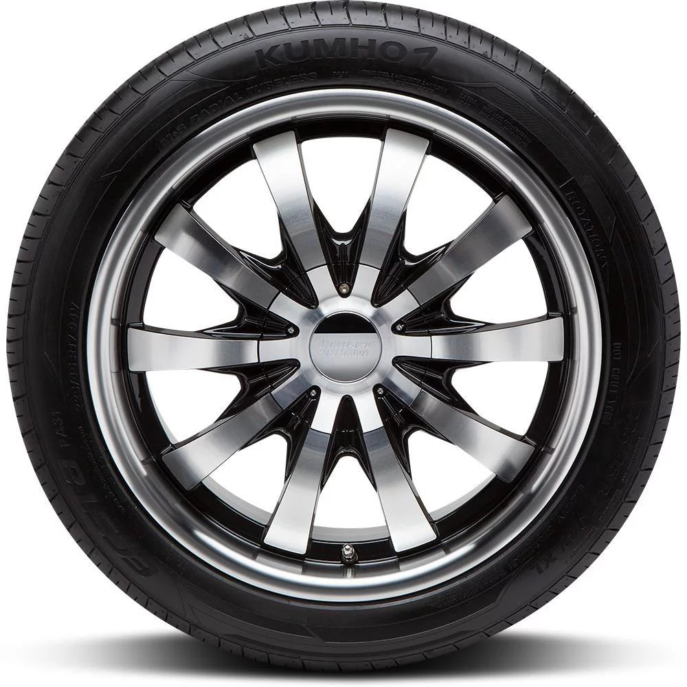 215/35R18 84V XL Passenger Tire C404