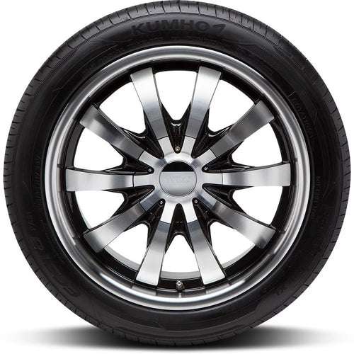 215/35R18 84V XL Passenger Tire C404