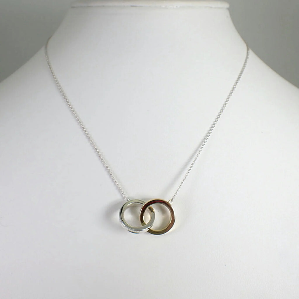 Interlocking Circle Necklace P24423